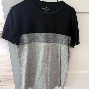 American Eagle Outfitters Men's Black and Gray Colorblock Tee